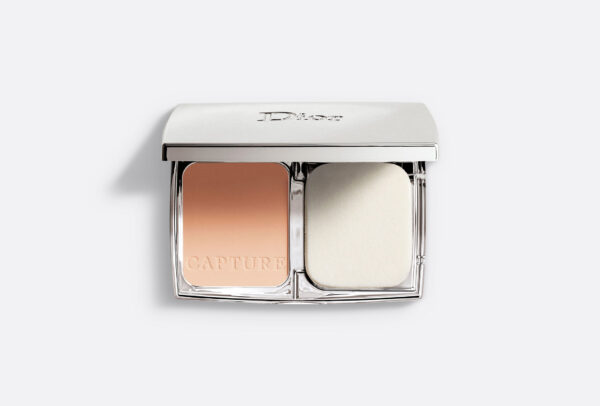 Dior Capture Totale Triple correcting powder foundation wrinkles – dark spots – radiance