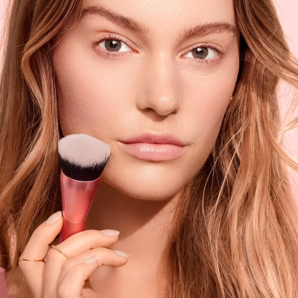 Real Techniques Glow Round Base Makeup Blending Brush