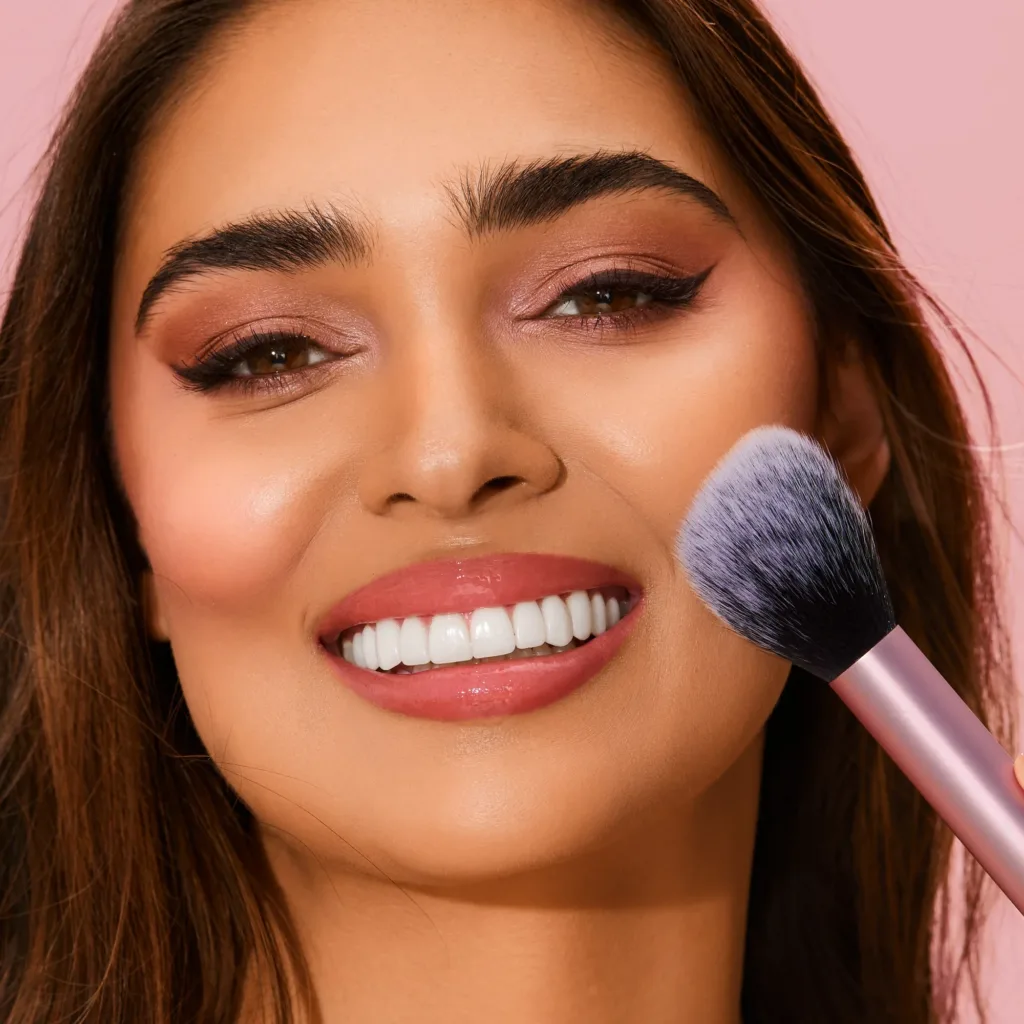 Real Techniques Every Essentials Makeup Brush Set with Bonus Miracle Complexion Sponge