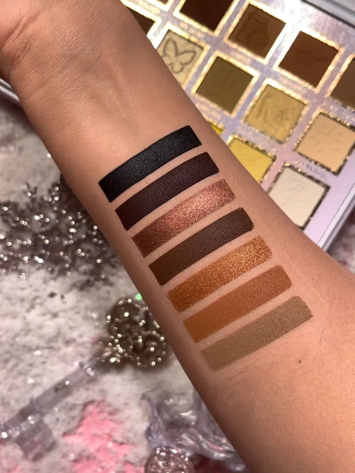 P.Louise If The Crown Fits Neutral Eyeshadow Palette