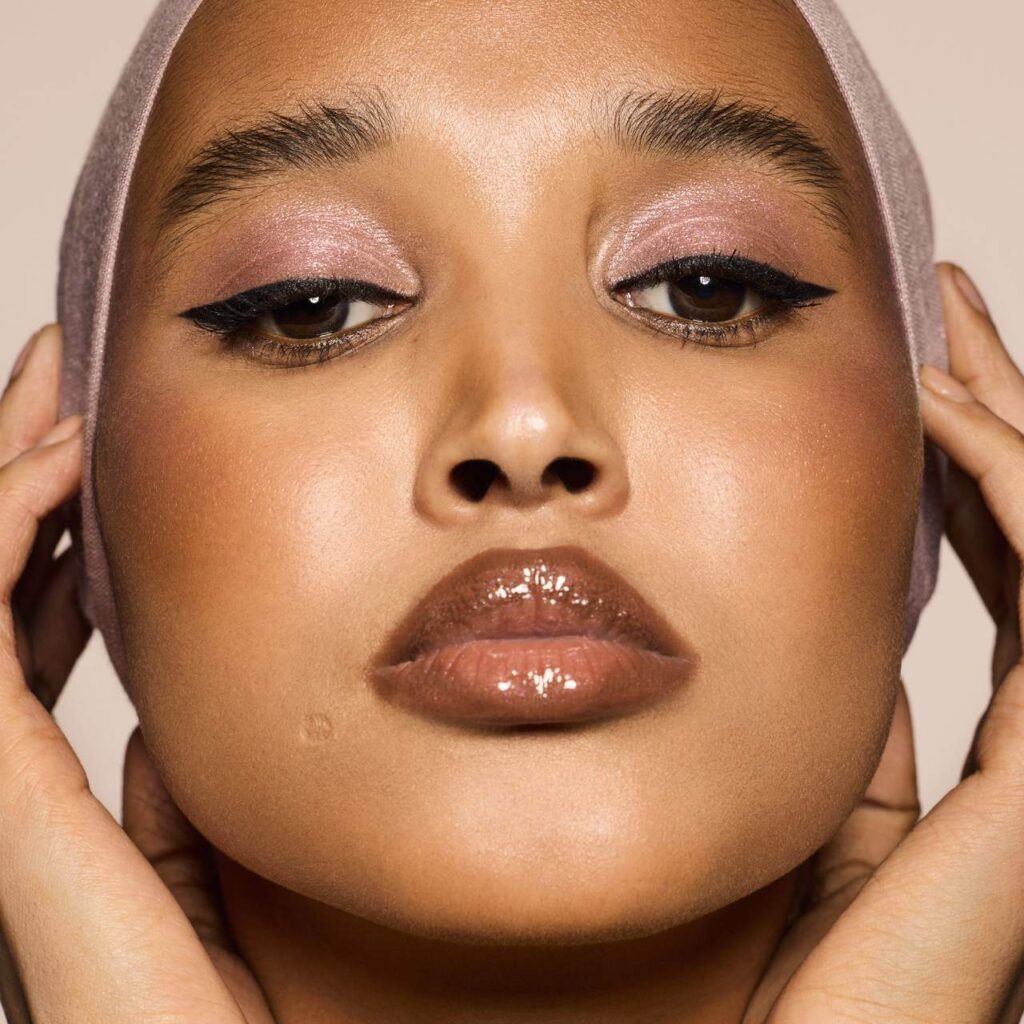 قلم تحديد العيون Fenty Beauty من ريهانا Flypencil Longwear