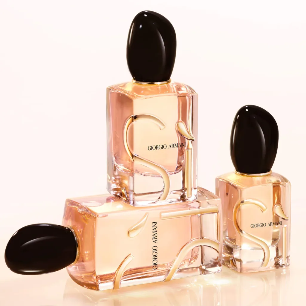 Armani Beauty Sì Eau de Parfum with Vanilla & Blackcurrant and Rose