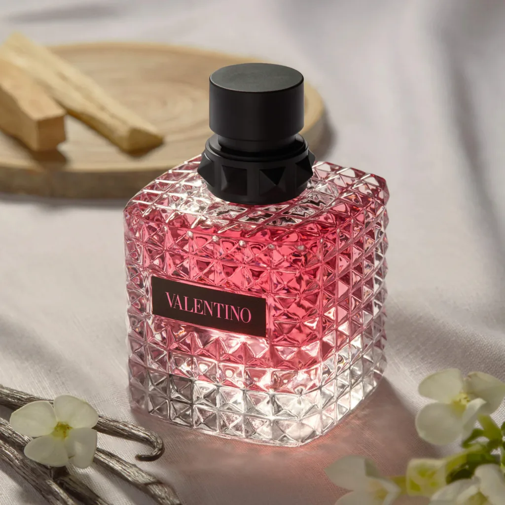 فالنتينو دونا بورن إن روما عطر أو دو بارفان مع فانيليا بوربون والياسمين