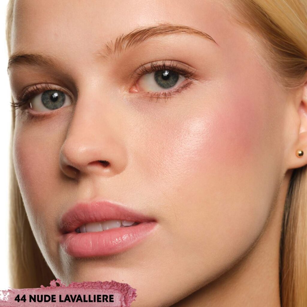 مجموعة هدايا ايف سان لوران YSL Make Me Blush و YSL Loveshine لعيد الميلاد
