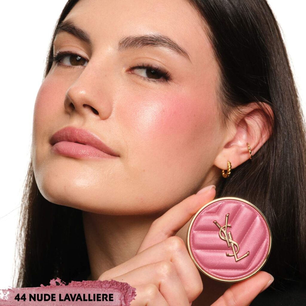 مجموعة هدايا ايف سان لوران YSL Make Me Blush و YSL Loveshine لعيد الميلاد