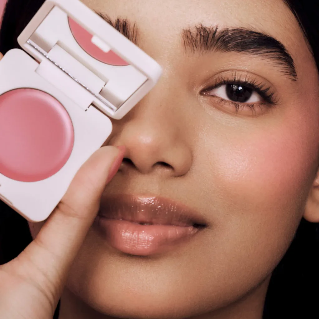 كريم بلاشر مرطب Summer Fridays Blush Butter Balm مع الببتيدات